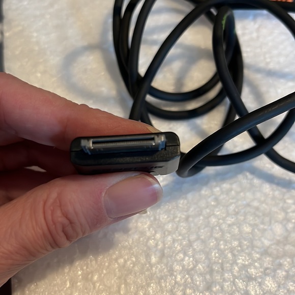 Scosche Composite A/V Cable-30 pin adapter cables - Picture 3 of 6